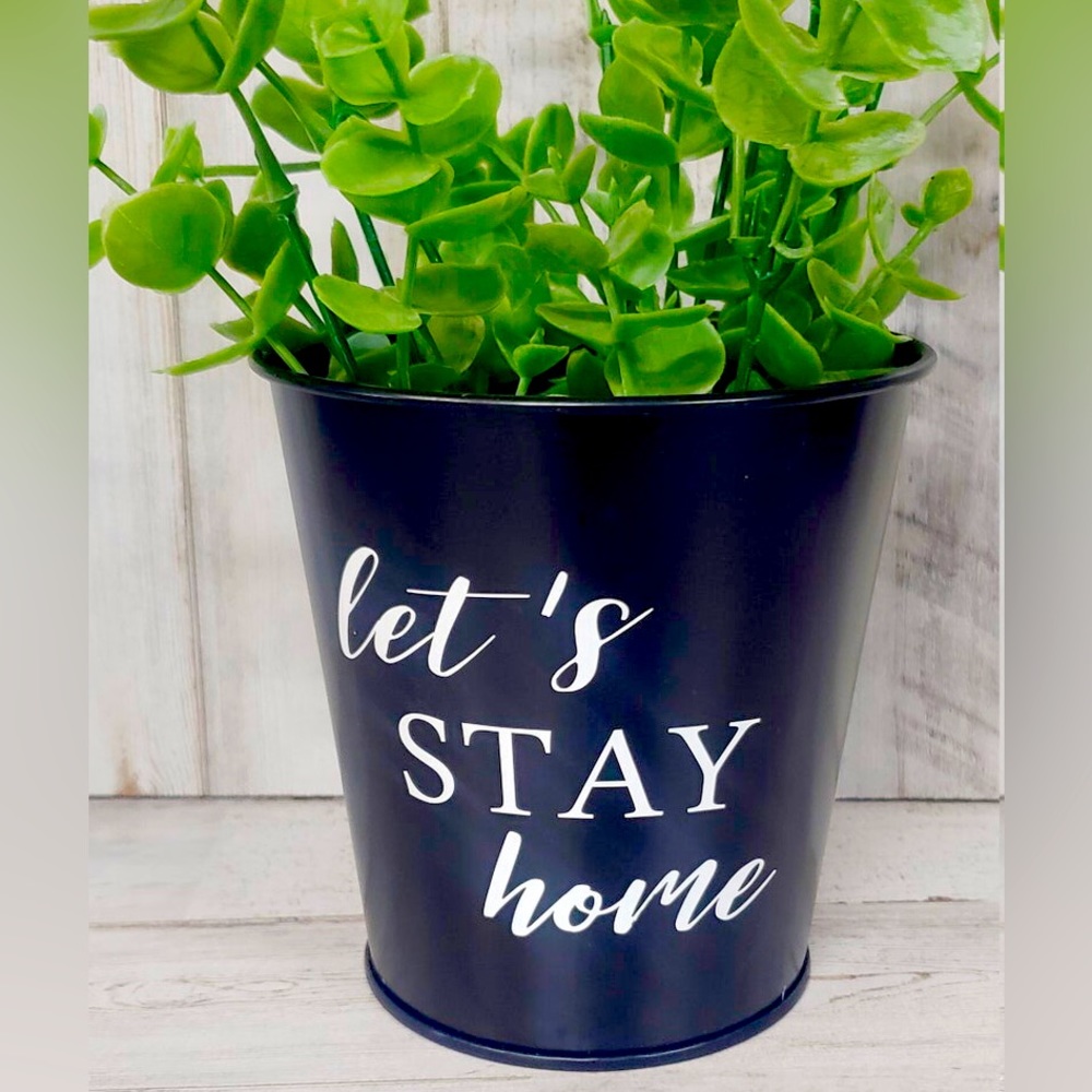 🏡 DECORATIVE RUSTIC FLOWER PLANTER 🏡 - Picture 2 of 3